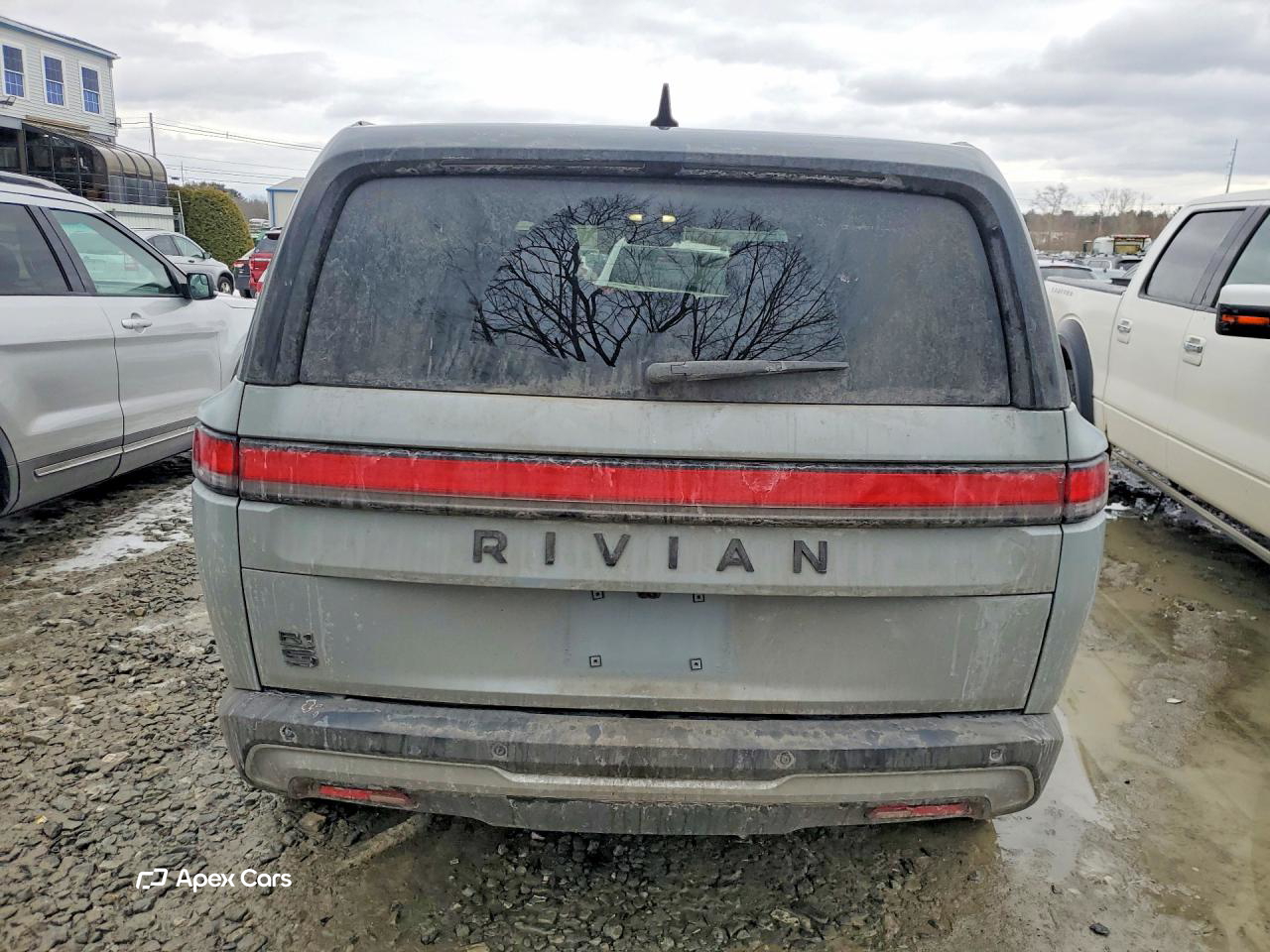 Rivian R1S 2023