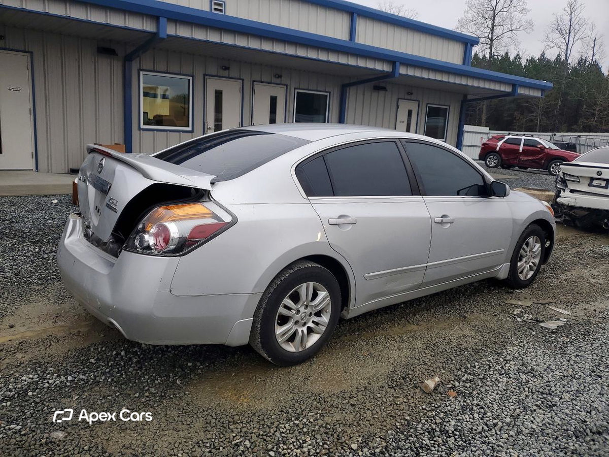 Nissan Altima 2012