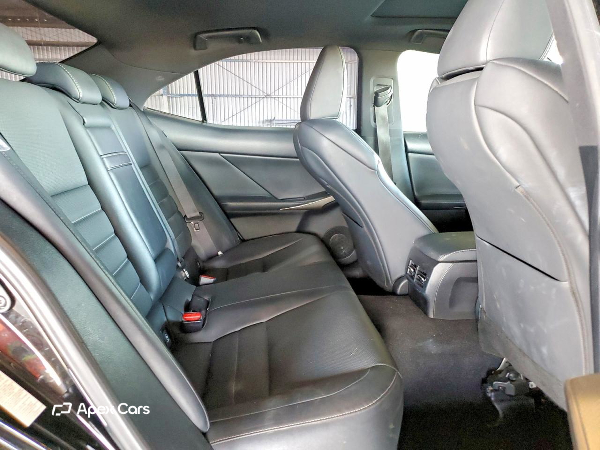 Lexus IS 2015
