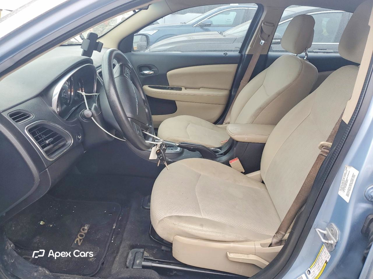 Chrysler 200 2013