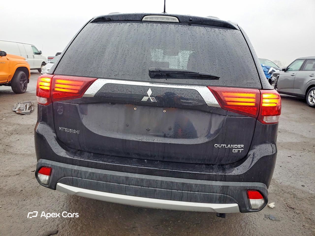 Mitsubishi Outlander 2016