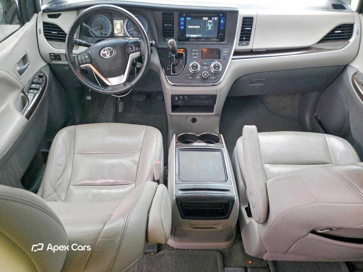 Toyota Sienna 2015