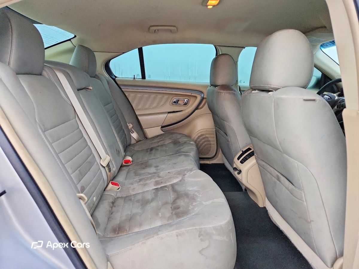 Ford Taurus 2015