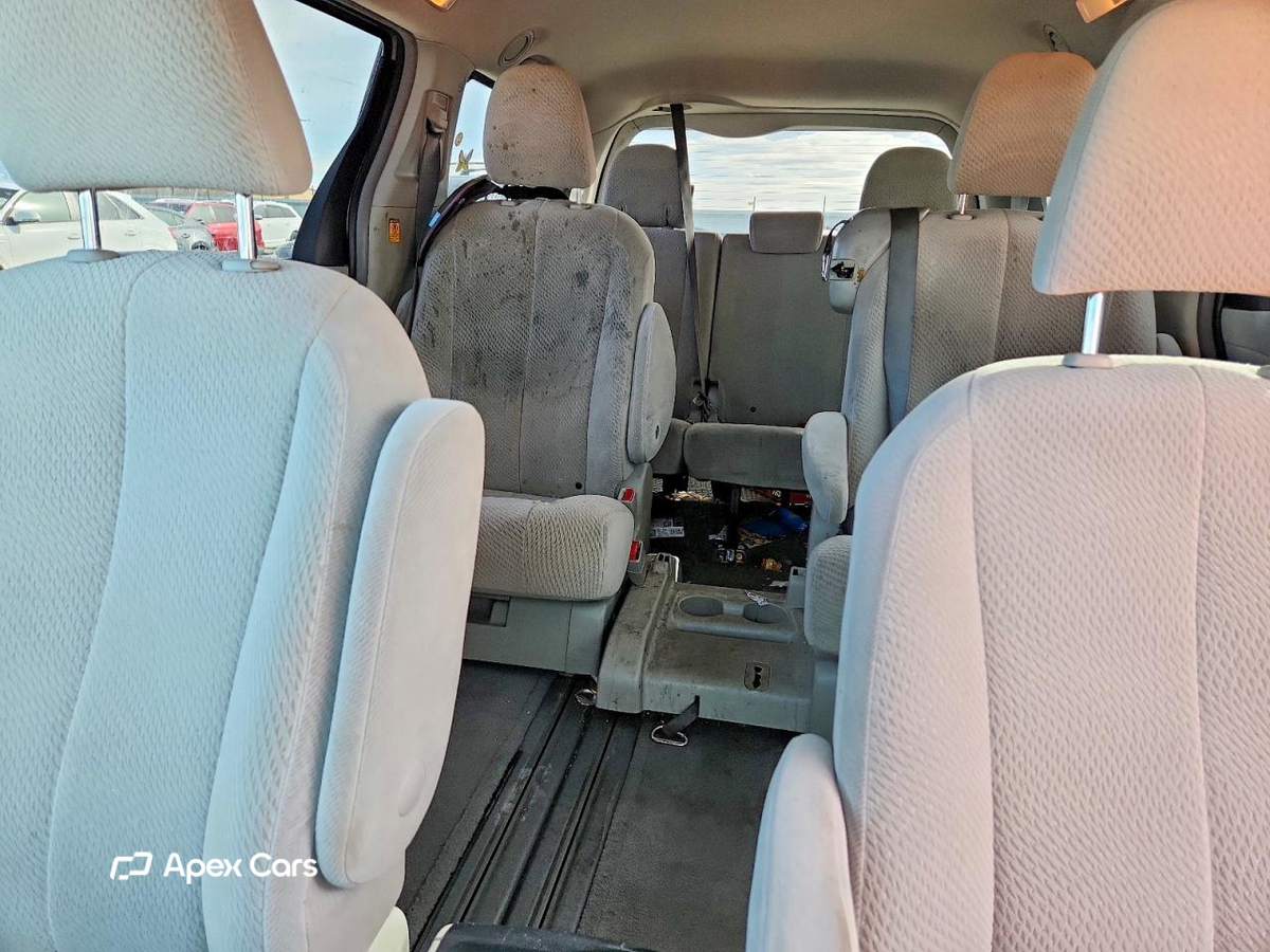 Toyota Sienna 2012