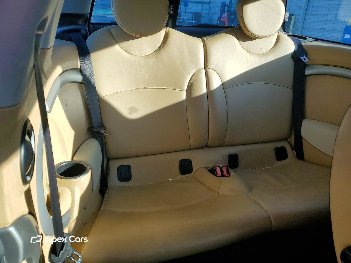 MINI Cooper 2010