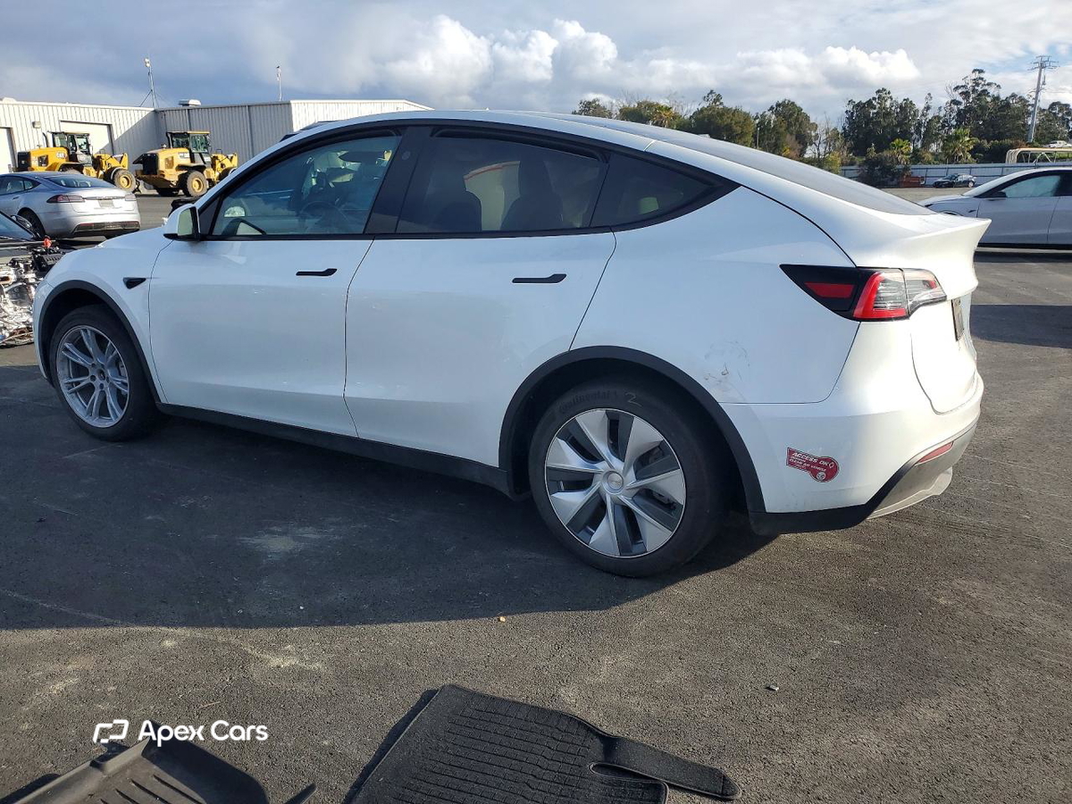 Tesla Model Y 2024