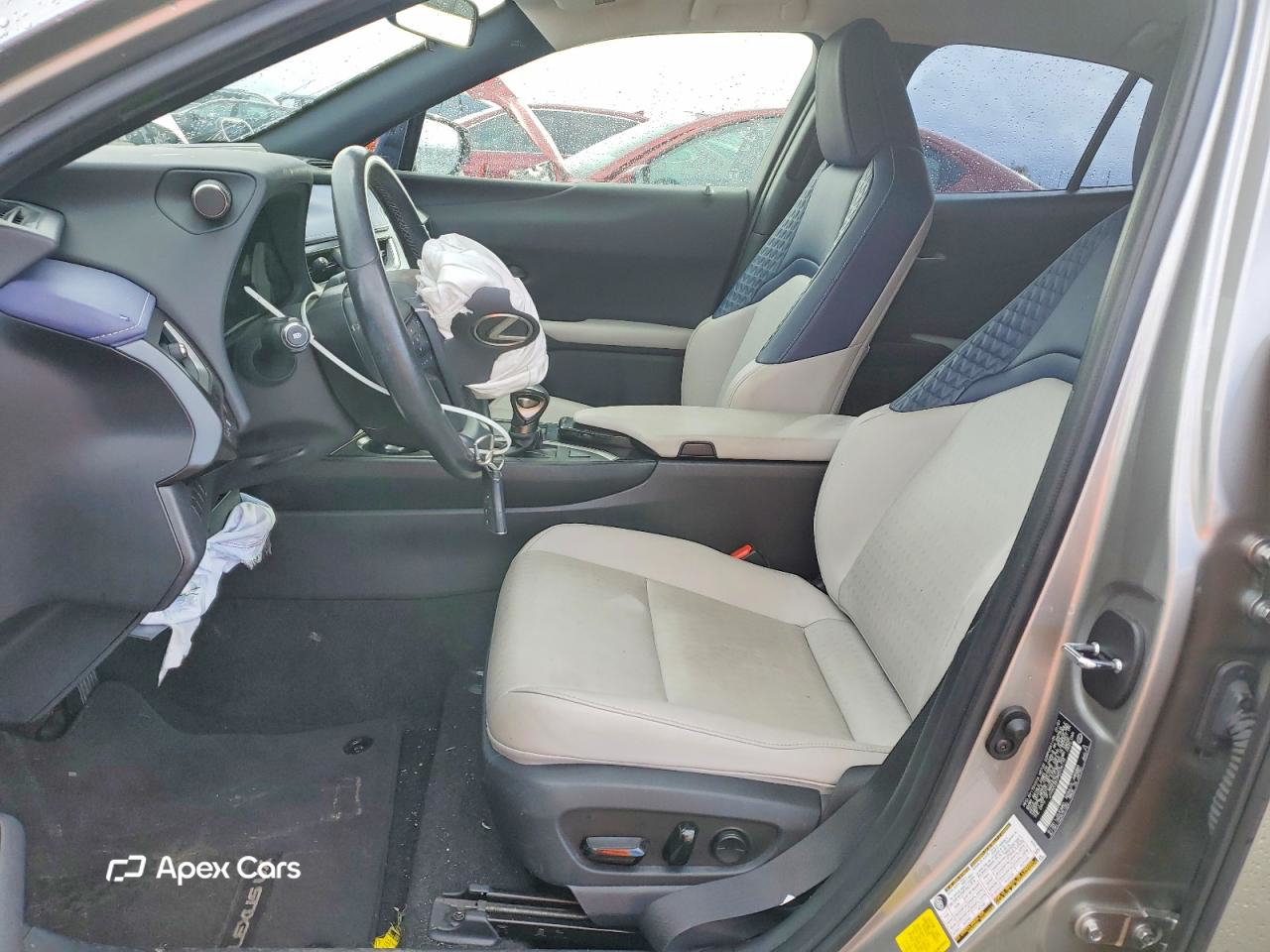 Lexus UX 2021