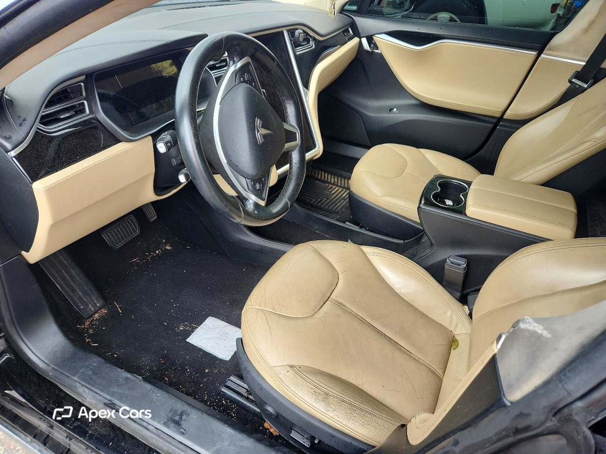 Tesla Model S 2014