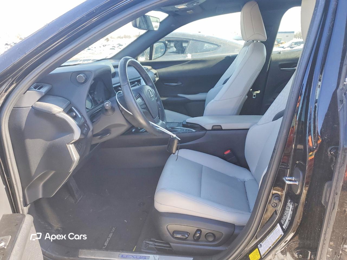 Lexus UX 2020