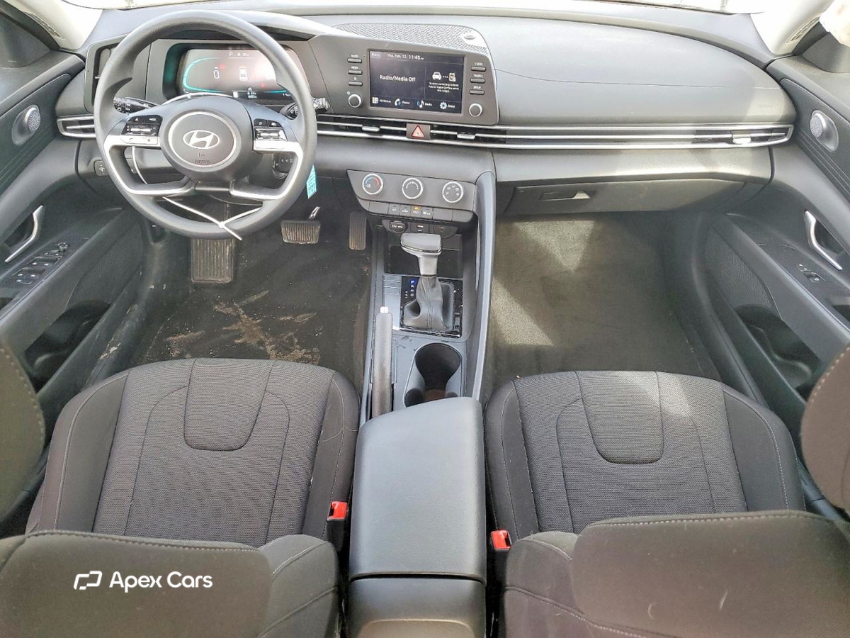 Hyundai Elantra 2025