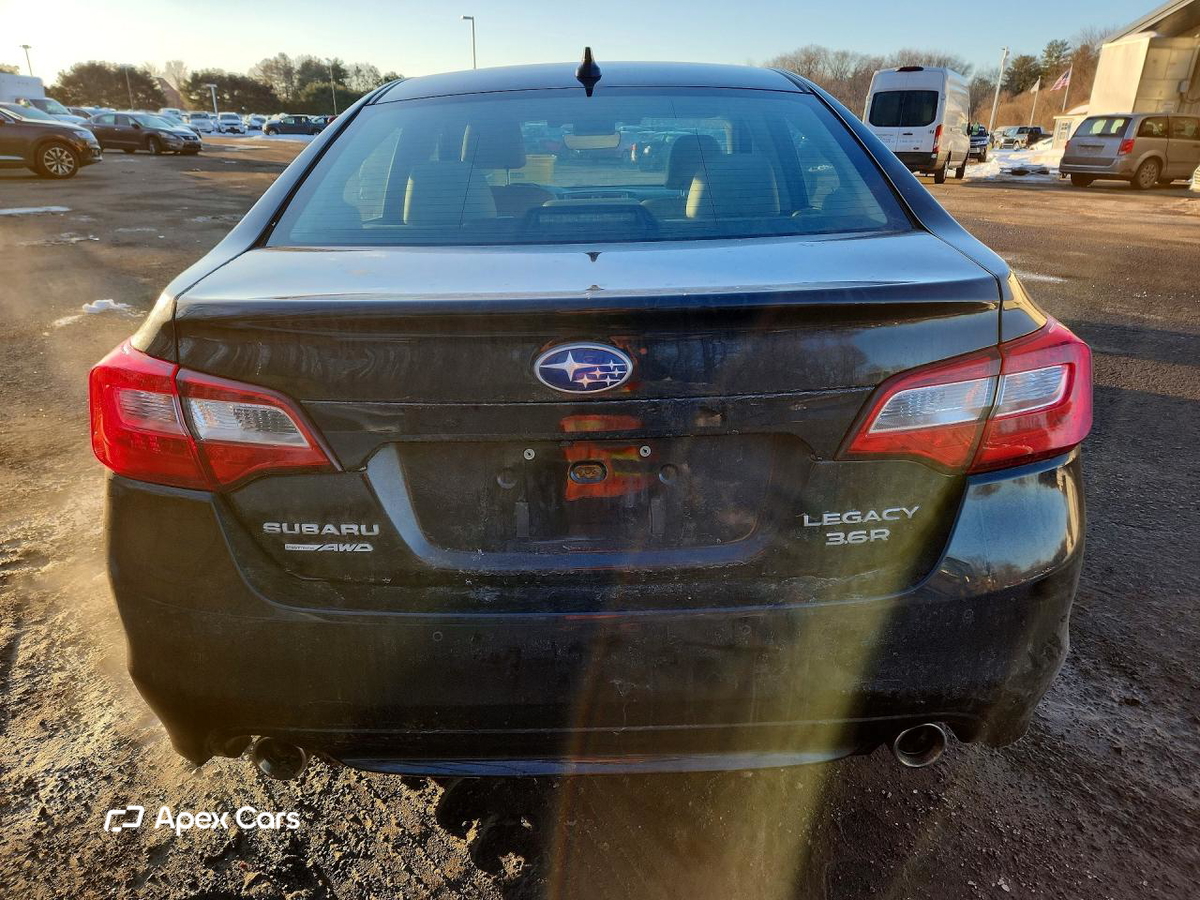 Subaru Legacy 2017