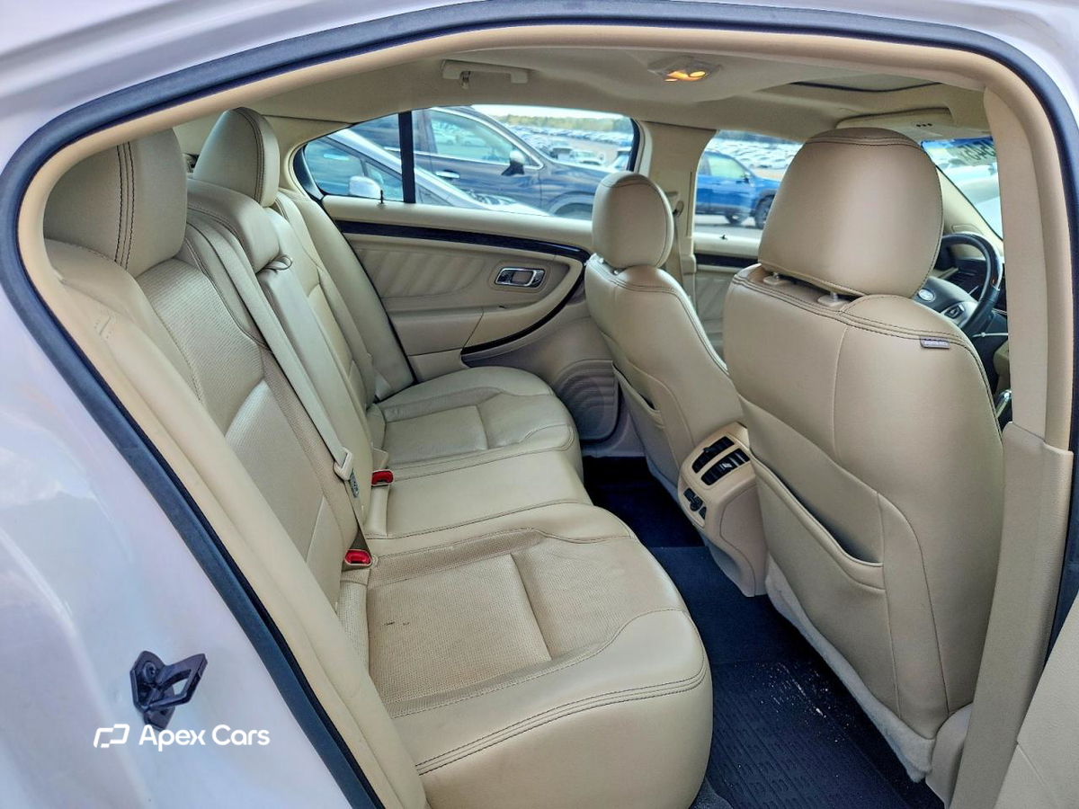 Ford Taurus 2017