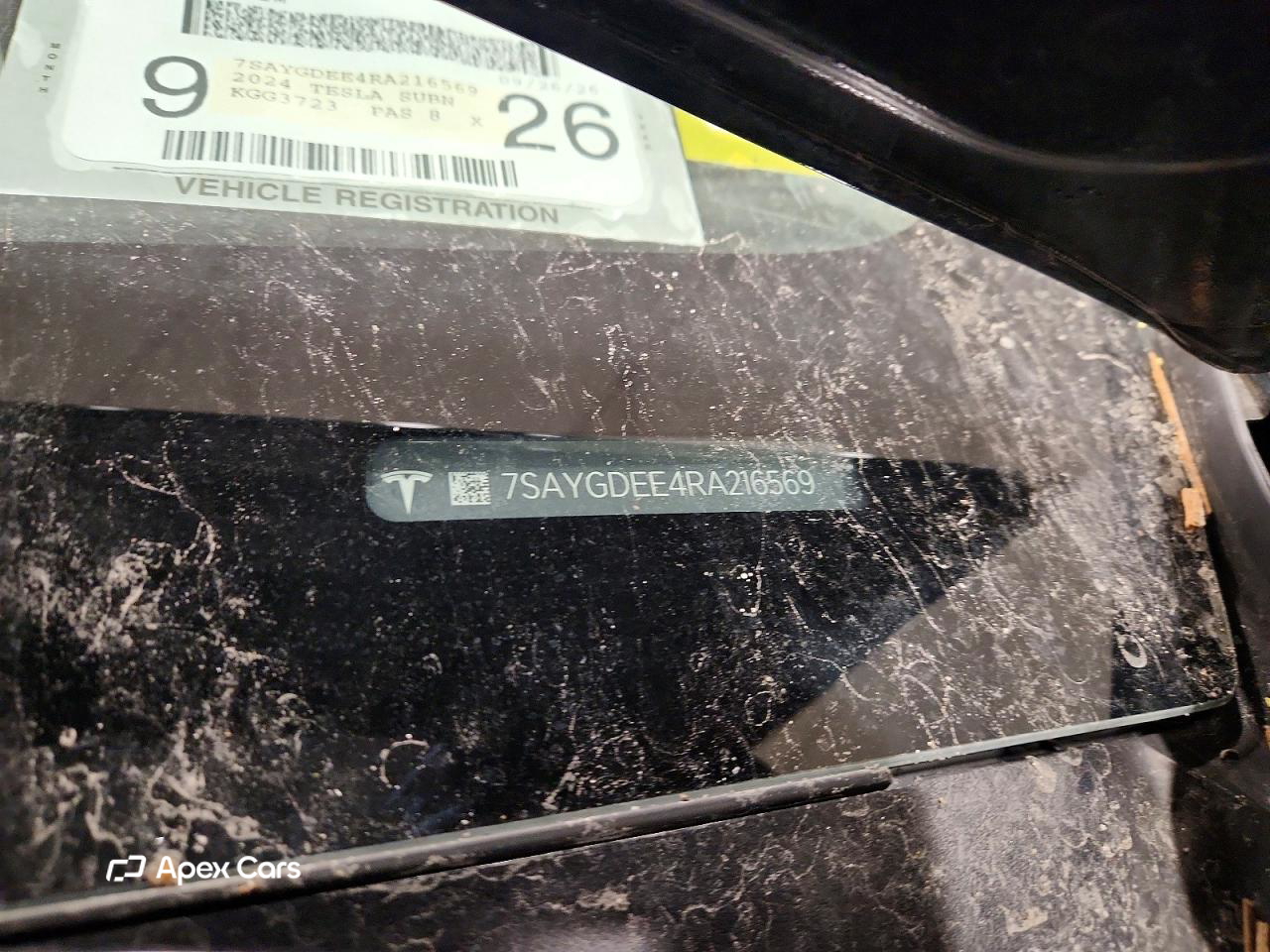 Tesla Model Y 2024