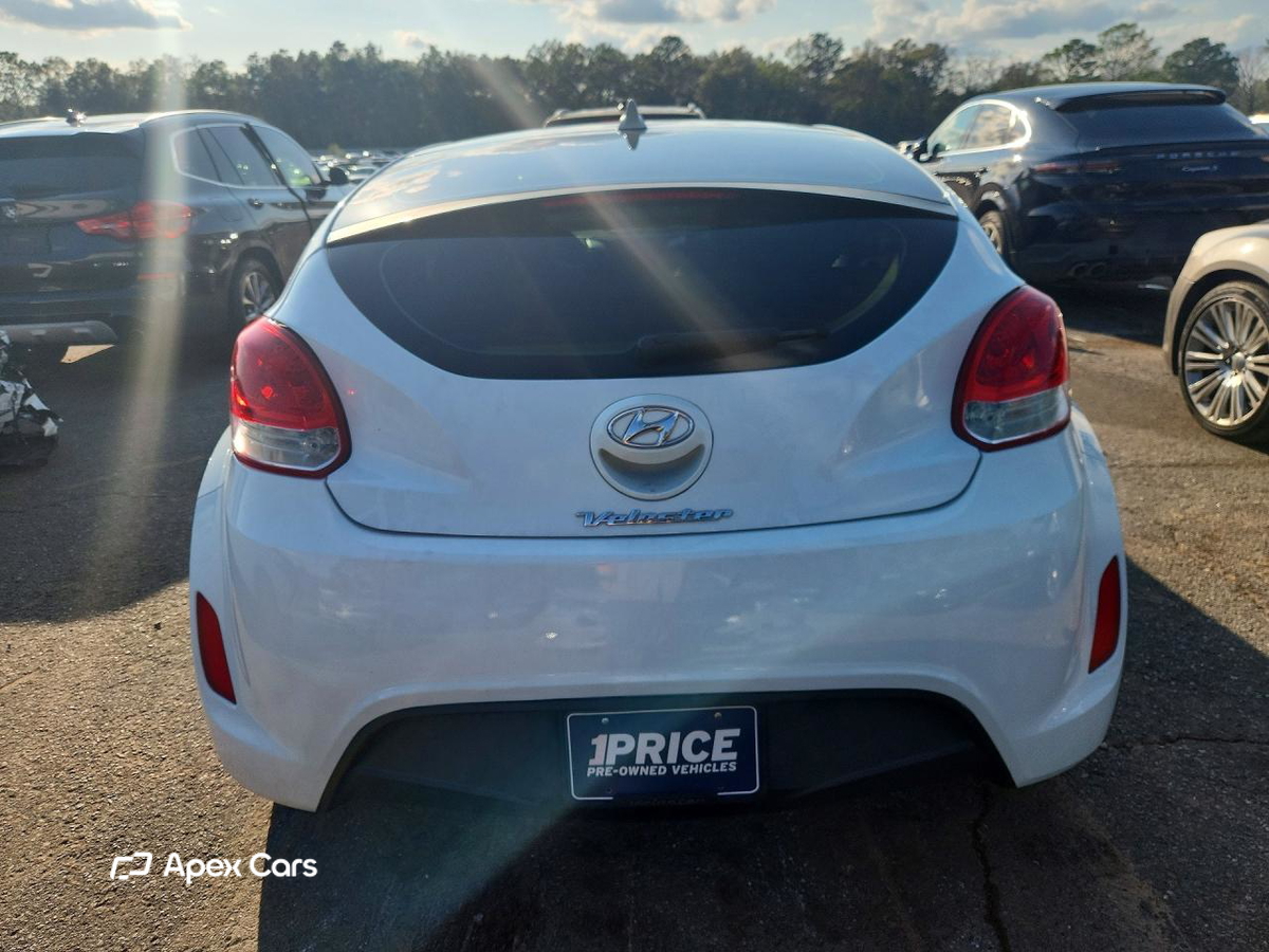 Hyundai Veloster 2013