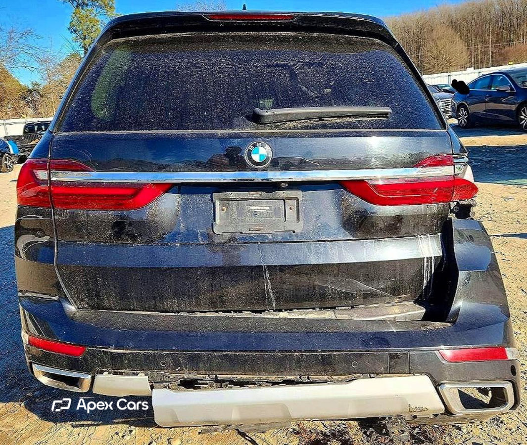 BMW X7 2021