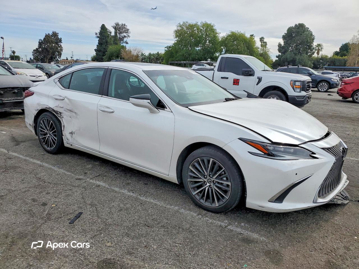 Lexus ES 2024