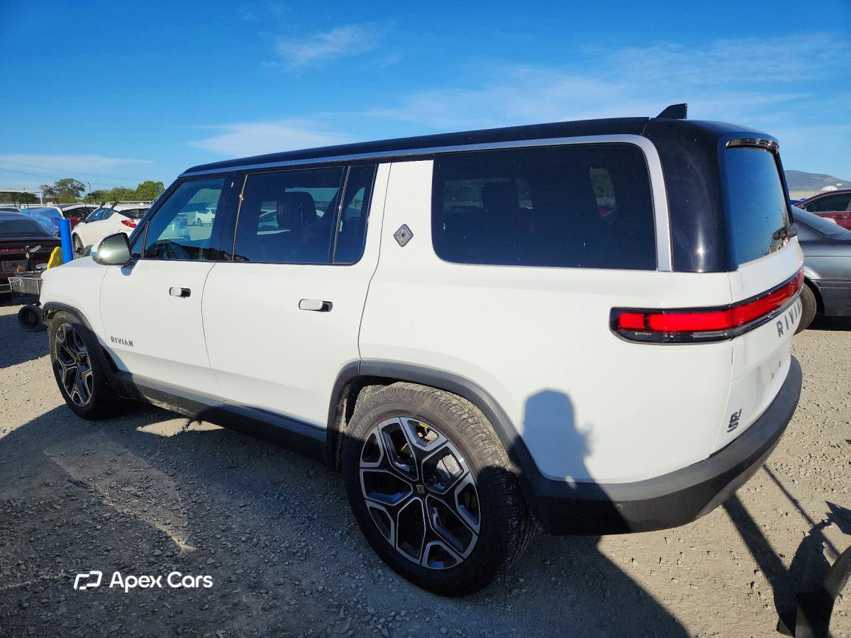 Rivian R1S 2025
