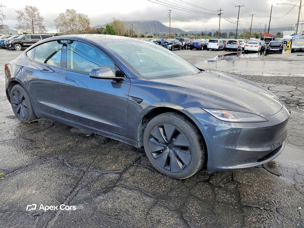 Tesla Model 3 2025