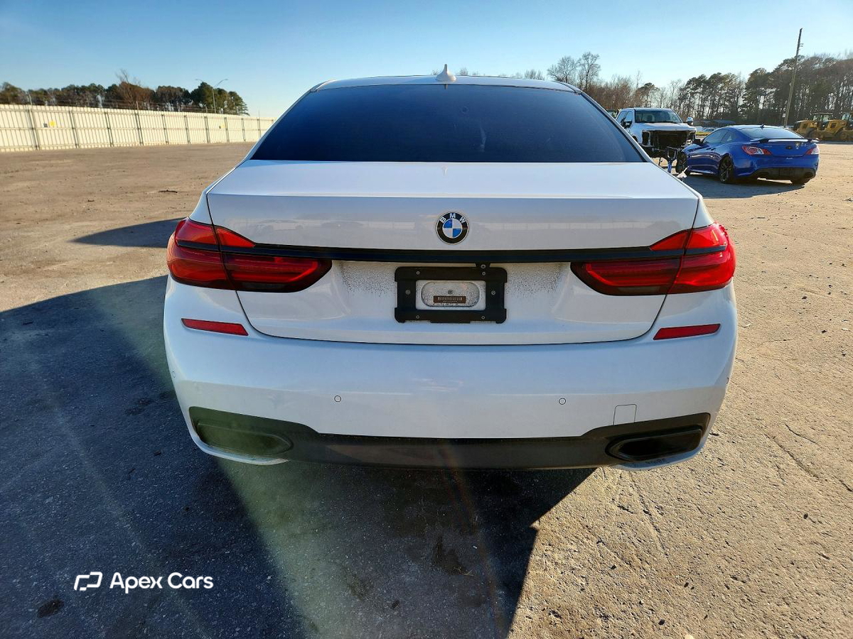 BMW Series 7 2016