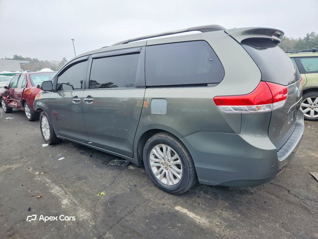 Toyota Sienna 2011