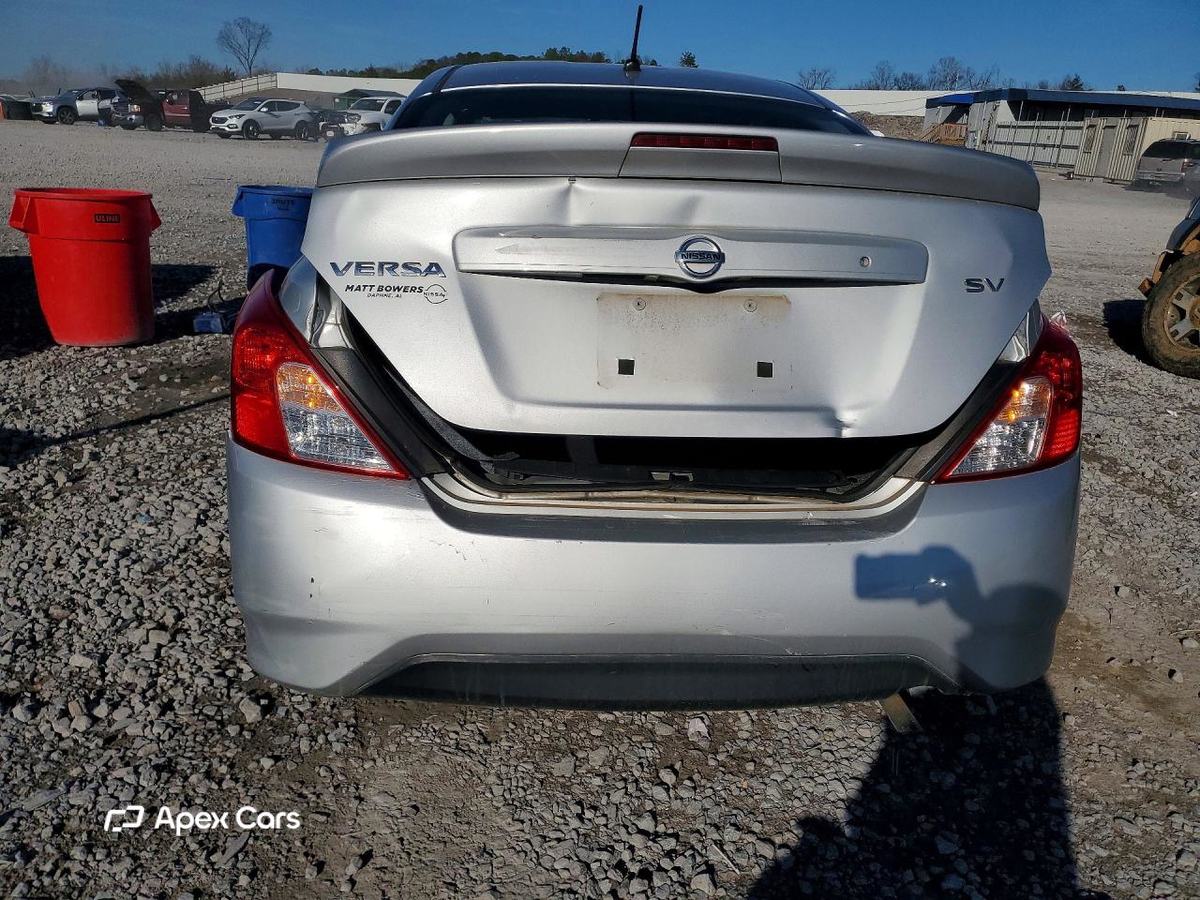 Nissan Versa 2018