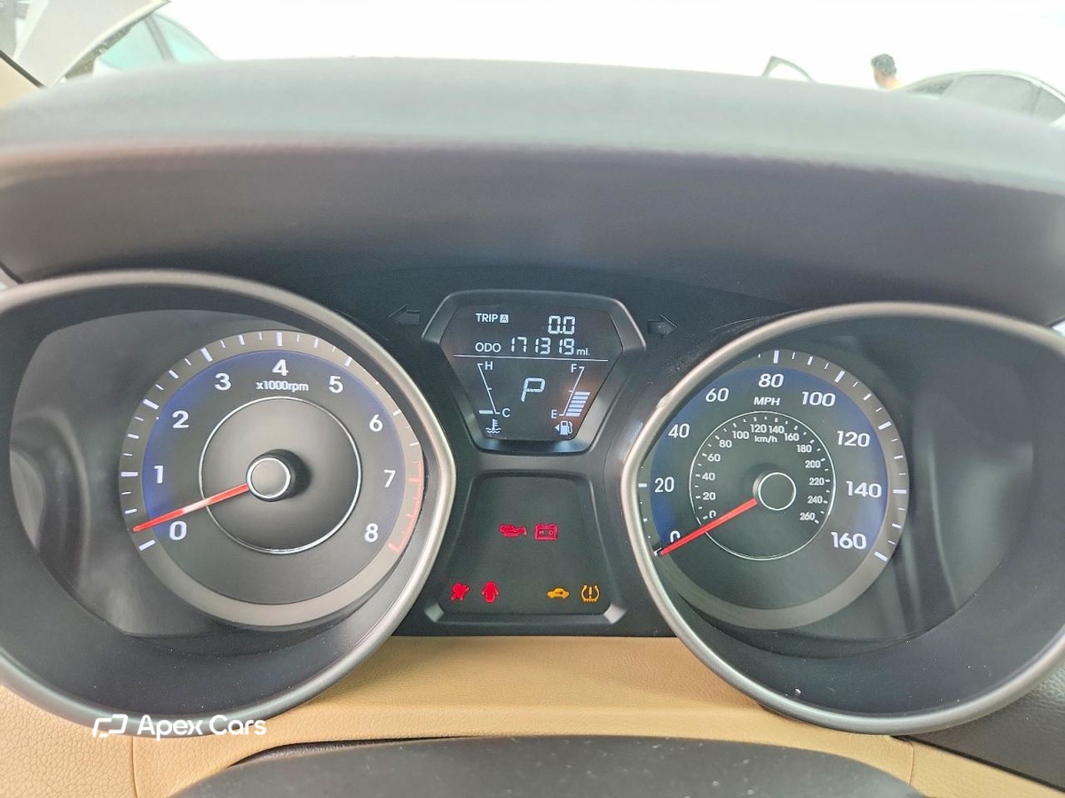 Hyundai Elantra 2012