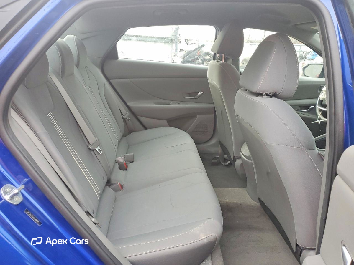 Hyundai Elantra 2023