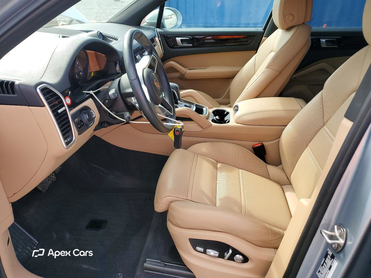 Porsche Cayenne 2021