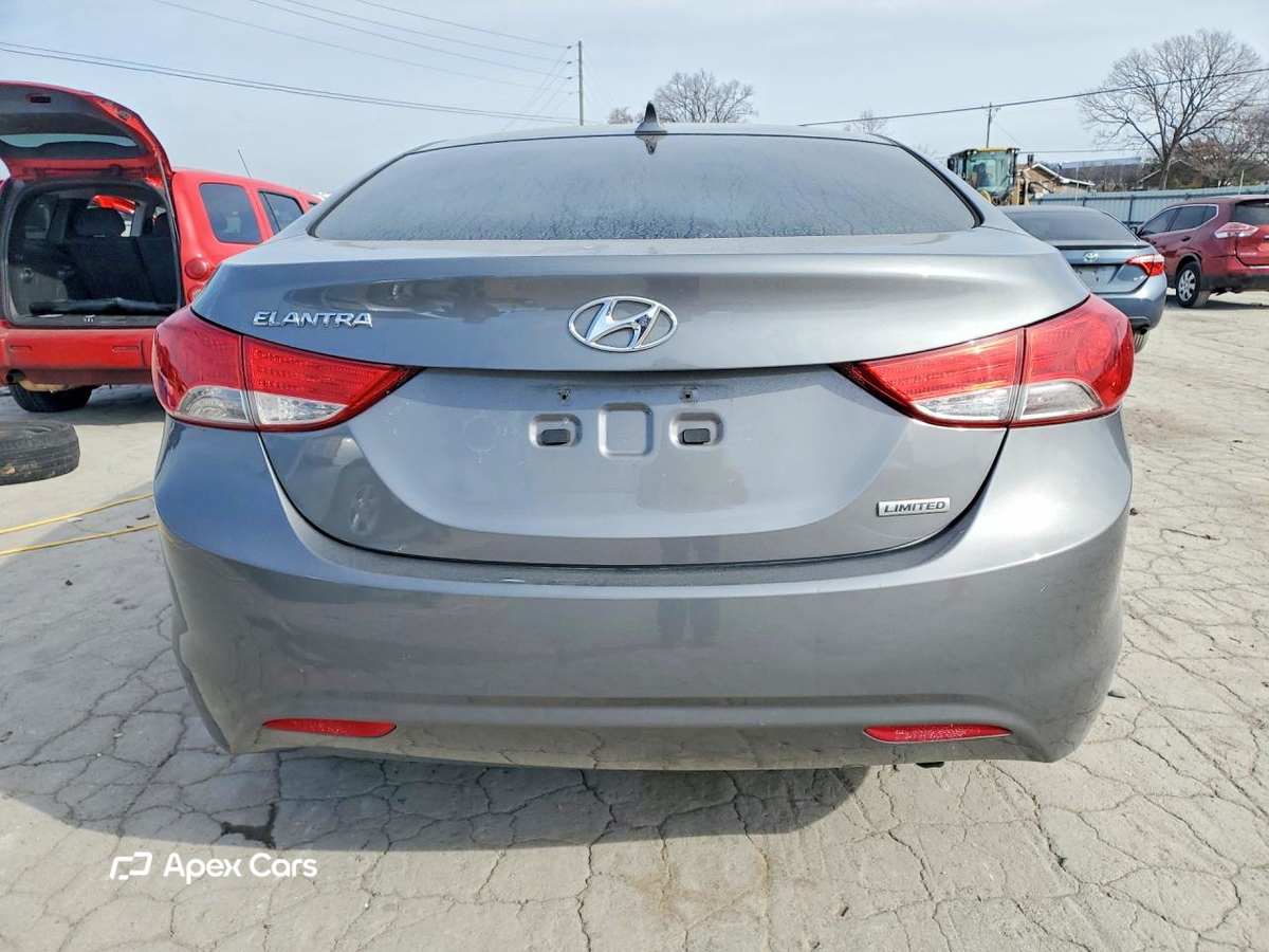 Hyundai Elantra 2012