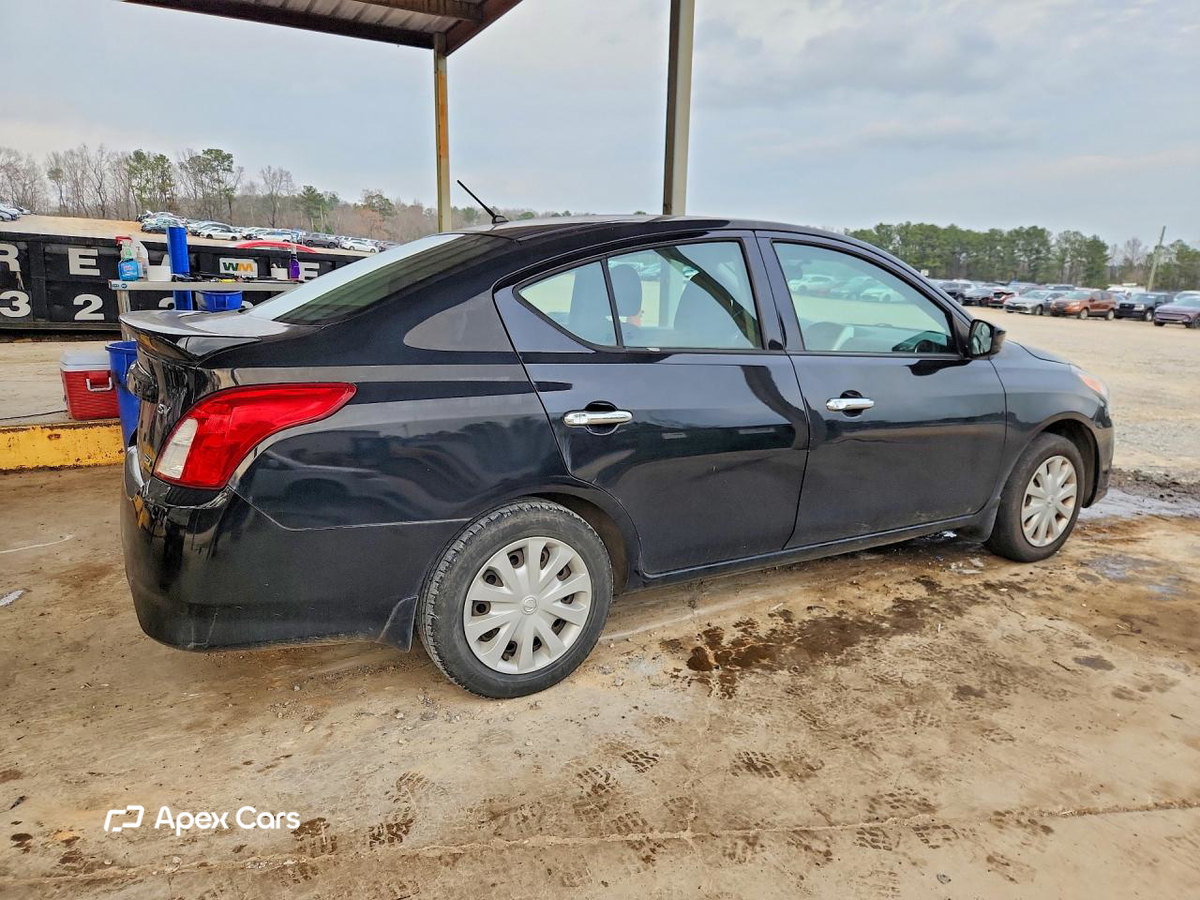 Nissan Versa 2016