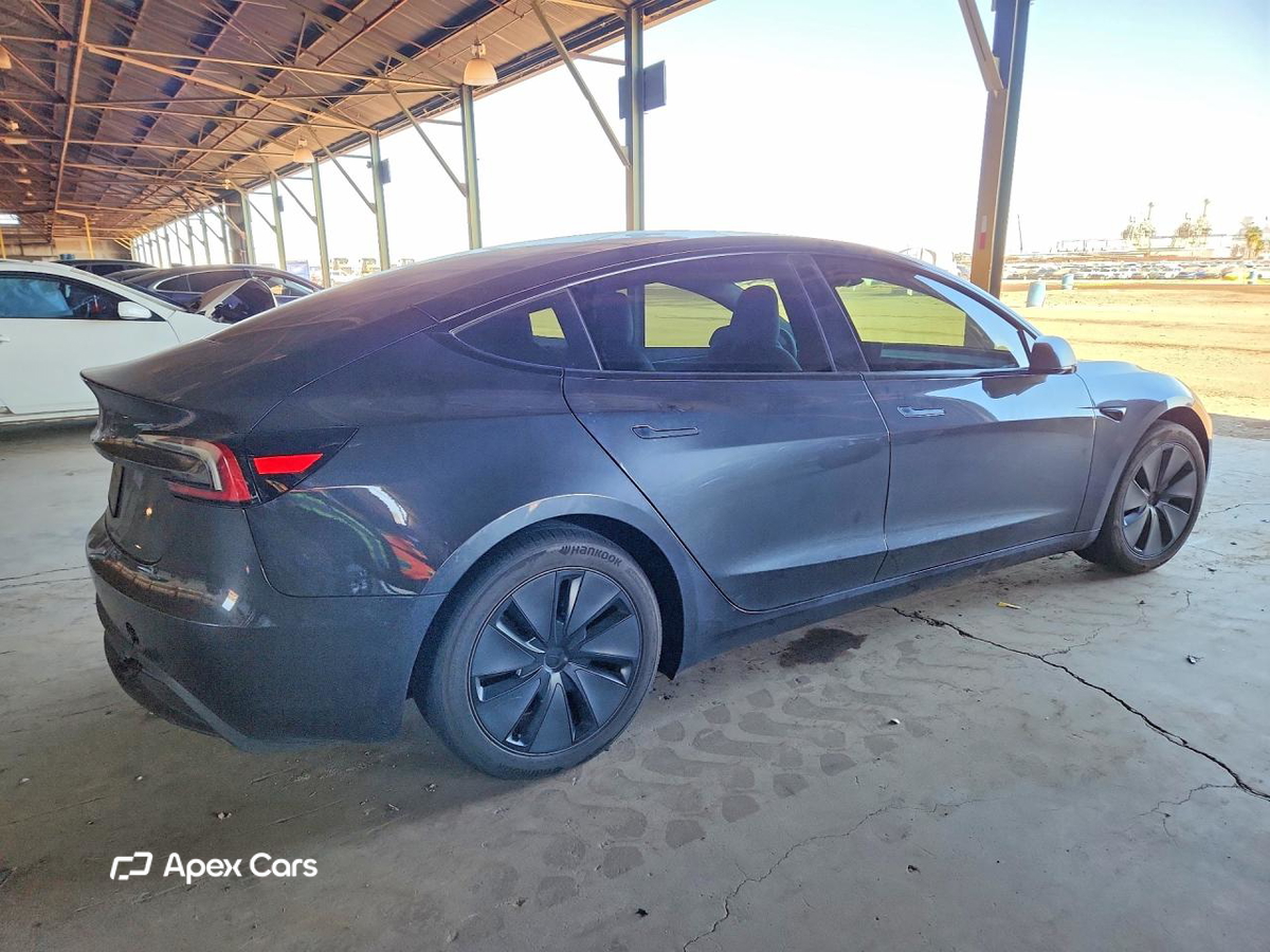 Tesla Model 3 2024