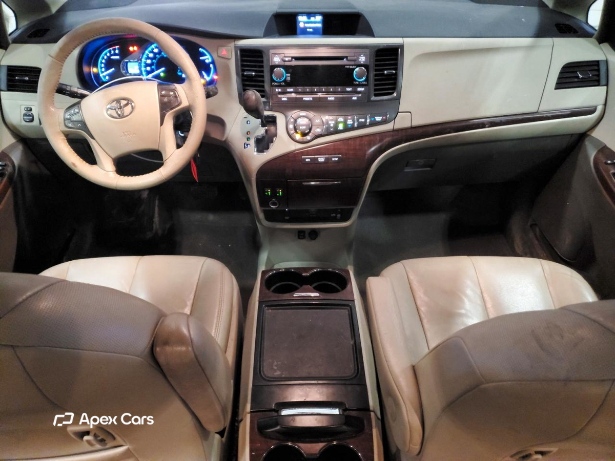 Toyota Sienna 2012