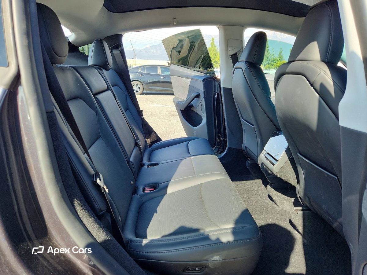 Tesla Model Y 2026