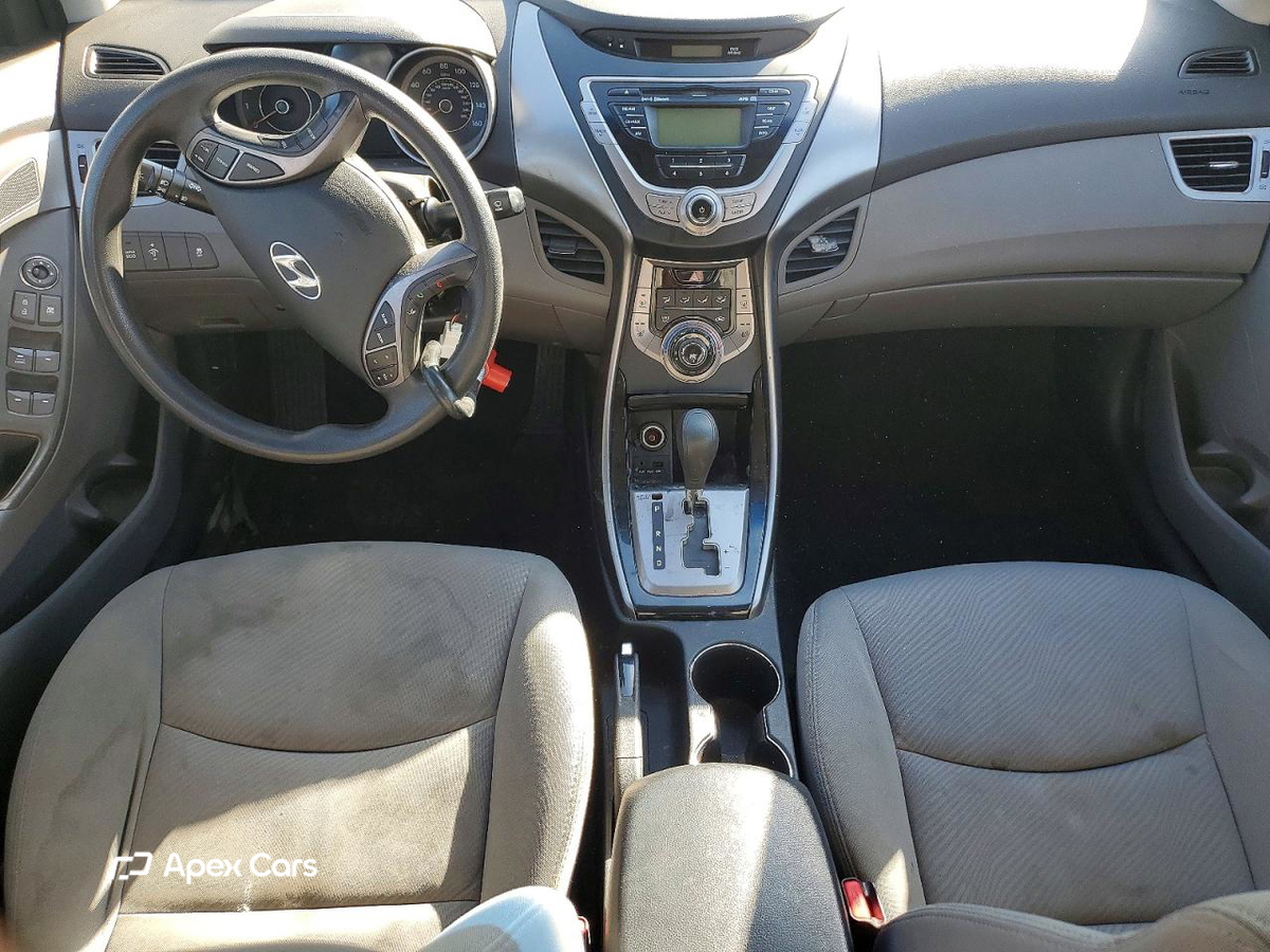 Hyundai Elantra 2013