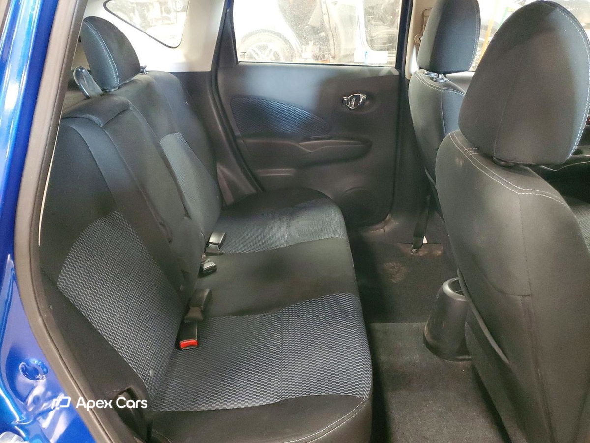 Nissan Versa 2015