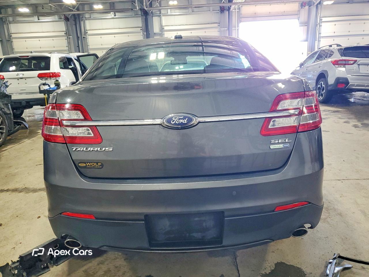 Ford Taurus 2016