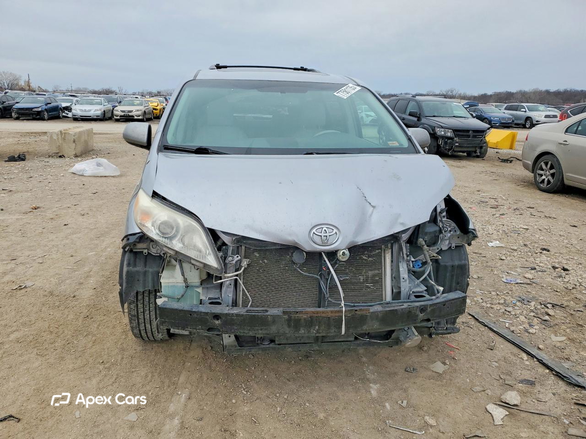 Toyota Sienna 2012