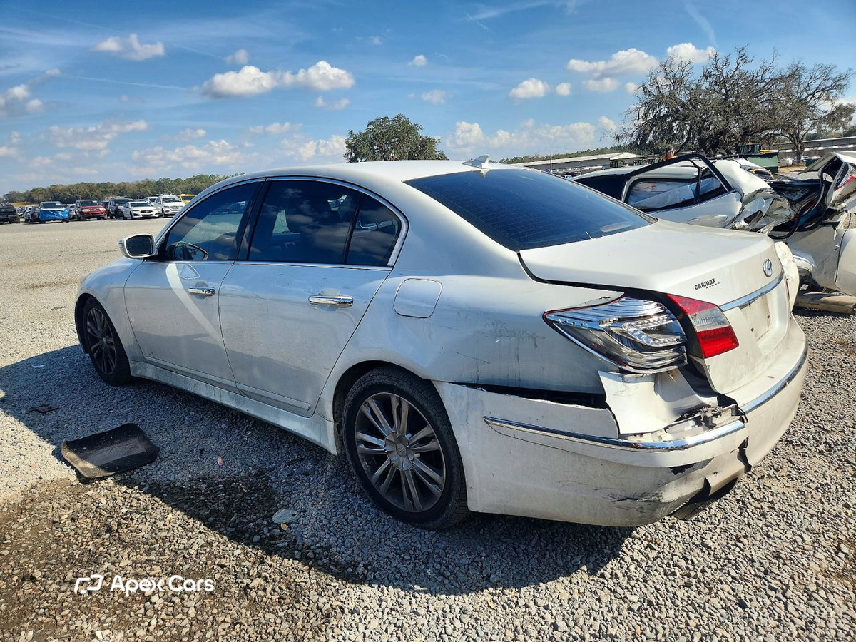 Hyundai Genesis 2013