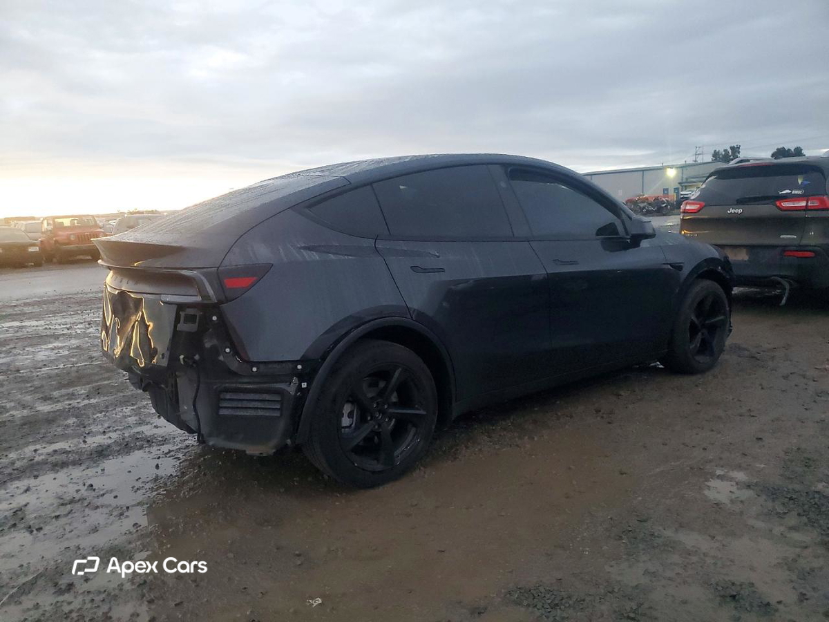 Tesla Model Y 2026