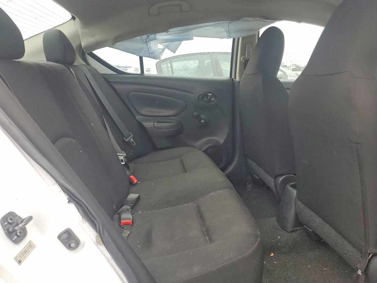 Nissan Versa 2016