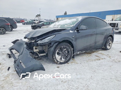 Tesla Model Y 2025 - Image 1 of 13