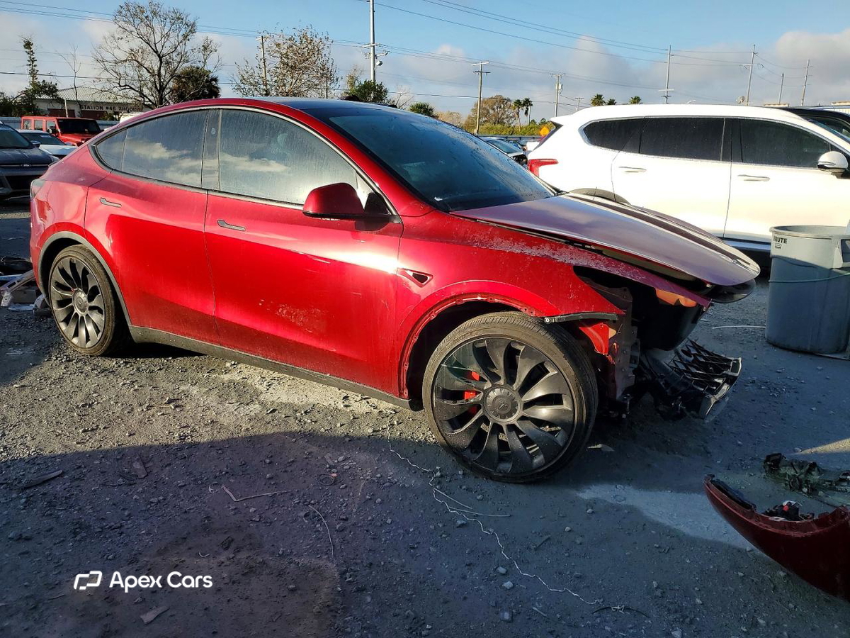 Tesla Model Y 2025