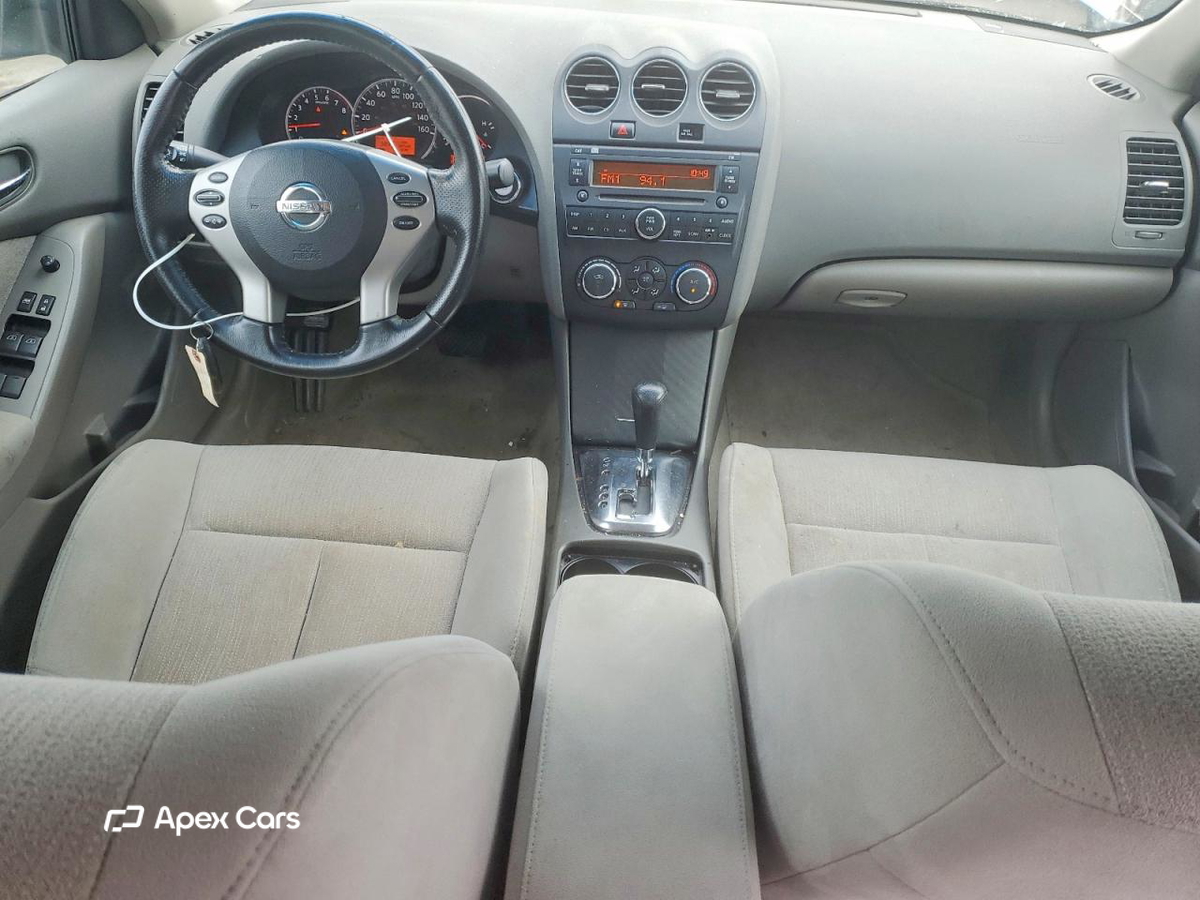 Nissan Altima 2010