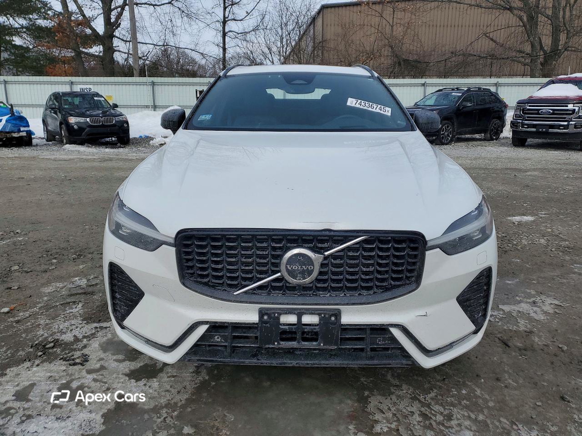 Volvo XC60 2022