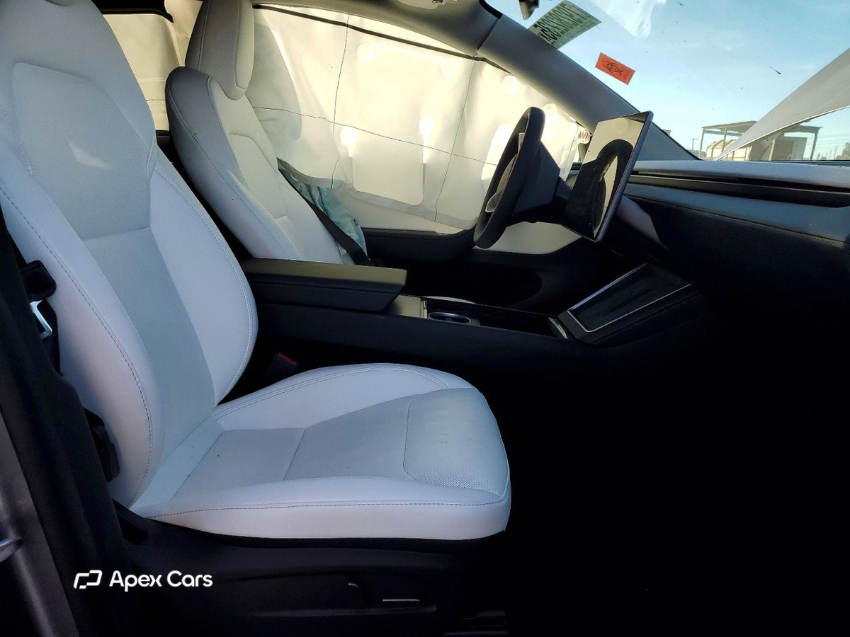 Tesla Model Y 2026