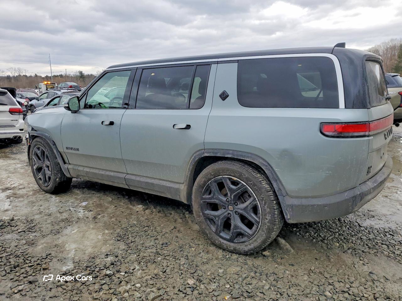 Rivian R1S 2023