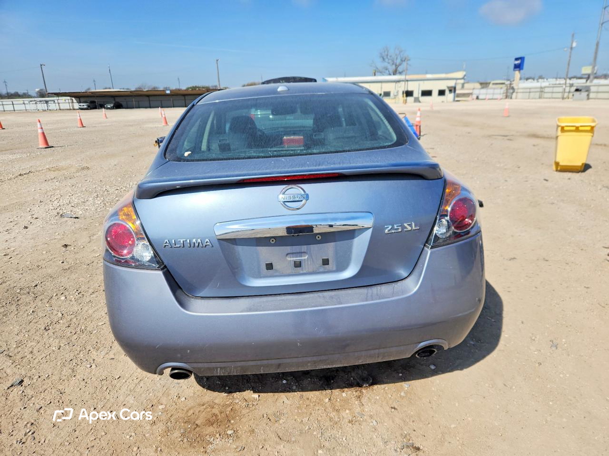 Nissan Altima 2010
