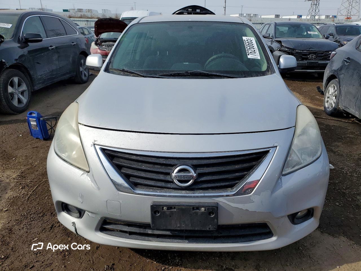 Nissan Versa 2012