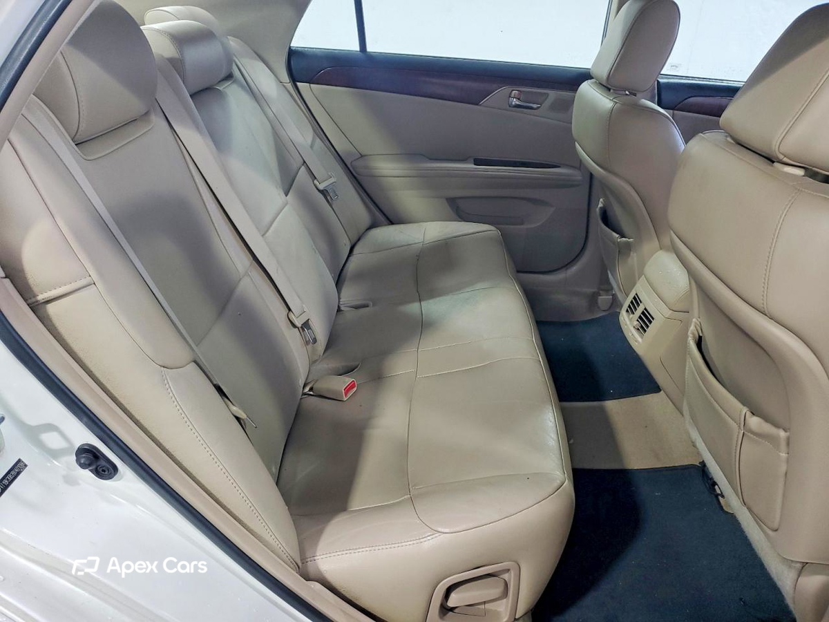 Toyota Avalon 2011