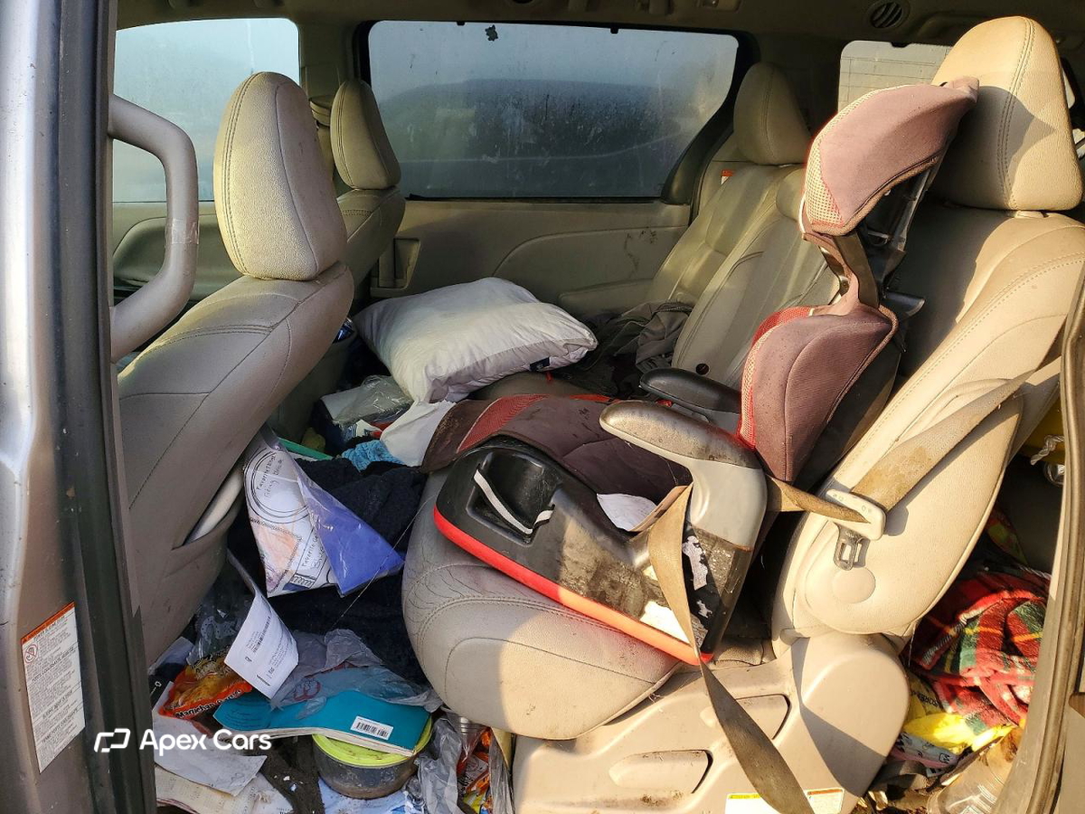 Toyota Sienna 2015